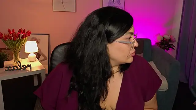 Snapshot of MiaCoollins chatting on 07-14-26, 04:23 MiaCoollins online show from 07-14-26, 04:23