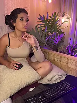 Snapshot of Samantha026 chatting on 07-17-26, 06:57 Samantha026 online show from 07-17-26, 06:57