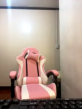 Snapshot of YourTSLovely chatting on 11-25-25, 05:07 YourTSLovely online show from 11-25-25, 05:07