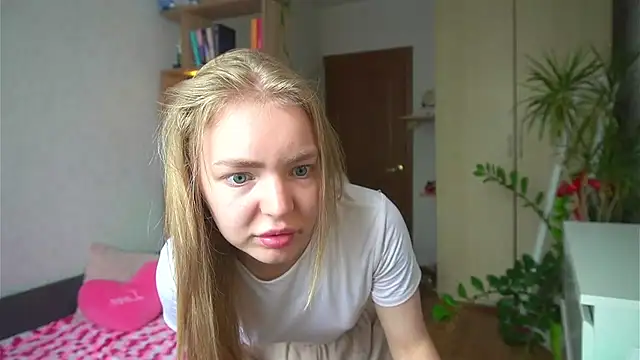 Emilyemmi online show from 07-18-26, 07:34