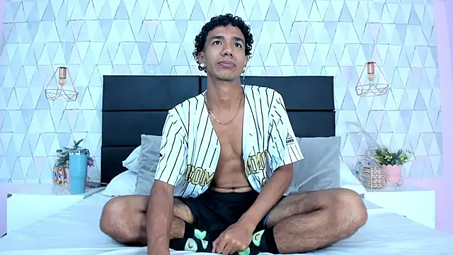 Snapshot of MarckThompsonn chatting on 07-19-26, 12:20 MarckThompsonn online show from 07-19-26, 12:20