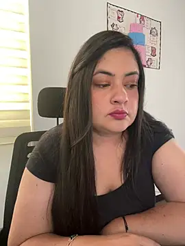 Snapshot of Antonella_Bernal_ chatting on 07-16-26, 01:39 Antonella Bernal online show from 07-16-26, 01:39