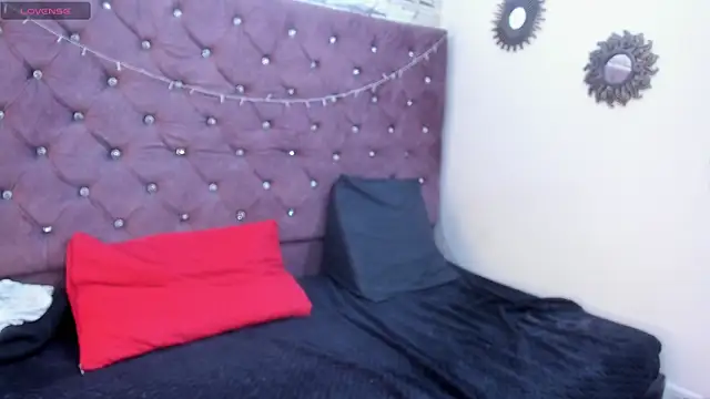 Snapshot of gabriela_grace chatting on 09-18-25, 02:30 gabriela grace online show from 09-18-25, 02:30