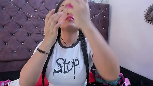 Snapshot of gabriela_grace chatting on 10-24-25, 03:30 gabriela grace online show from 10-24-25, 03:30