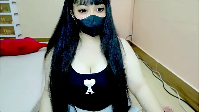 Snapshot of Lyne_tif chatting on 08-10-26, 01:53 Lyne tif online show from 08-10-26, 01:53