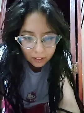 Snapshot of kitty_valer chatting on 08-01-26, 04:12 kitty valer online show from 08-01-26, 04:12