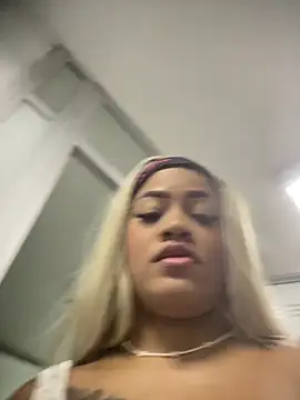 Snapshot of riri_brunnete chatting on 04-05-26, 04:31 riri brunnete online show from 04-05-26, 04:31