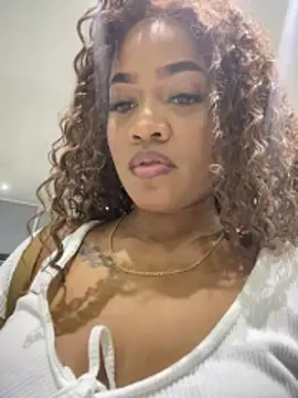 Snapshot of riri_brunnete chatting on 05-03-26, 02:50 riri brunnete online show from 05-03-26, 02:50
