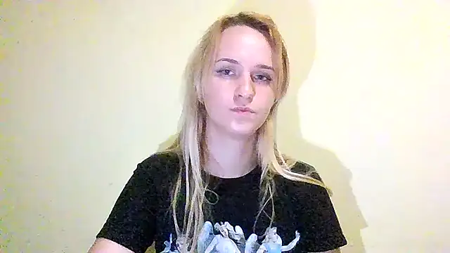 Snapshot of SunSakura chatting on 08-08-26, 08:00 SunSakura online show from 08-08-26, 08:00
