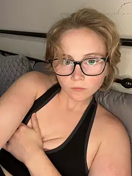 Kat peachyy26 online show from 07-29-26, 02:43