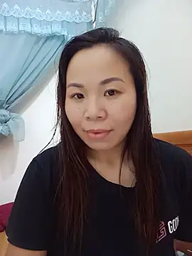 Snapshot of Xia-feng chatting on 07-25-26, 12:47 Xia-feng online show from 07-25-26, 12:47