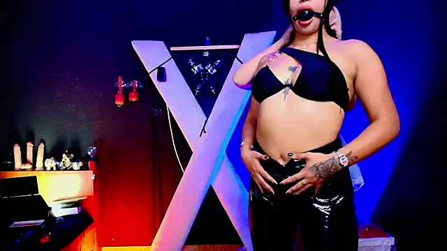 Red Lipsduo  online show from 07-27-26, 09:44