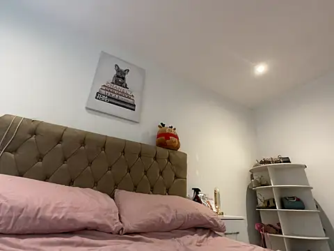 british willowX online show from 07-29-26, 04:54
