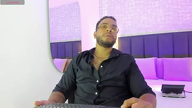 Jacksson Miller  online show from 08-03-26, 10:02