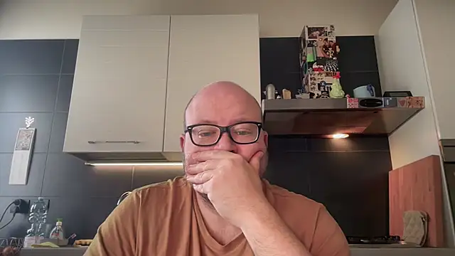 theitalianbear online show from 03-23-25, 06:37