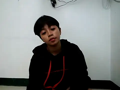 yanzie1300 online show from 07-27-26, 11:39