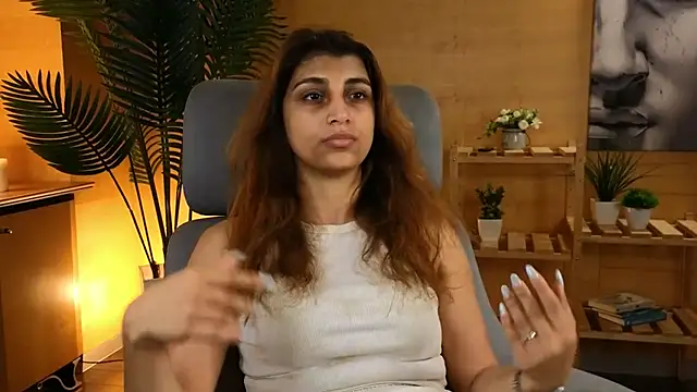 DinahSysak online show from 08-04-26, 08:06