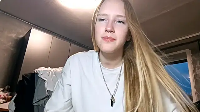 Mia Azart online show from 07-31-26, 03:55