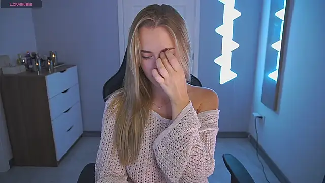 DanikaDillan online show from 09-30-25, 12:59