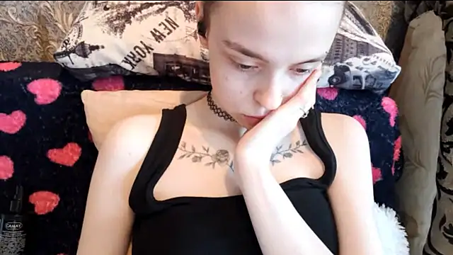 CaraDelevingnee online show from 08-04-26, 03:03