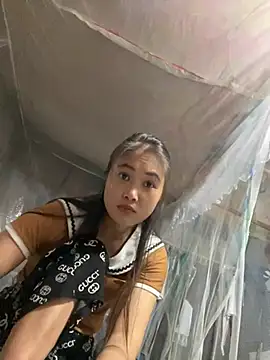 Snapshot of Dovia-sy chatting on 08-02-26, 01:42 Dovia-sy online show from 08-02-26, 01:42
