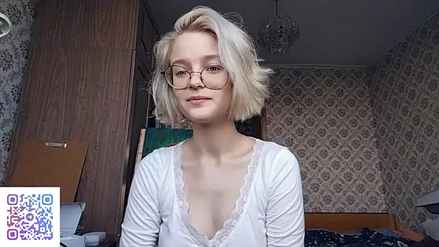 Smartemilia online show from 08-04-26, 04:37