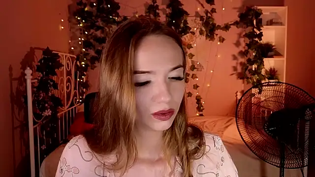 Snapshot of Cutie__Kitty chatting on 08-05-26, 12:19 Cutie Kitty online show from 08-05-26, 12:19