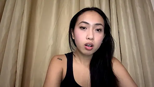 Snapshot of MaryPopy chatting on 08-05-26, 02:42 MaryPopy online show from 08-05-26, 02:42