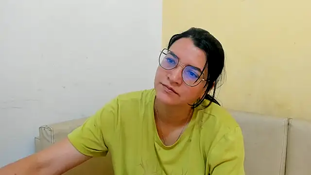 MARILYN GARCIA online show from 05-12-26, 04:04