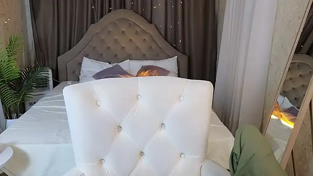 kira bliss online show from 08-08-26, 01:30