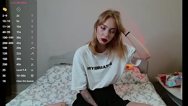 Snapshot of IvoryDoll chatting on 08-09-26, 04:12 IvoryDoll online show from 08-09-26, 04:12