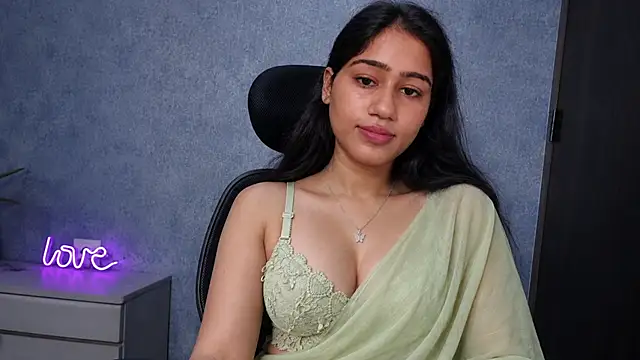 Snapshot of Rishika_luxx chatting on 08-08-26, 07:16 Rishika luxx online show from 08-08-26, 07:16