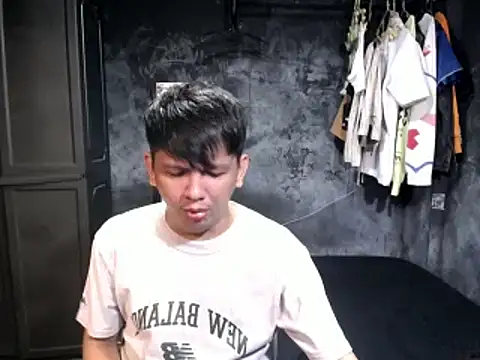 asianPinoy4you online show from 10-04-25, 08:34