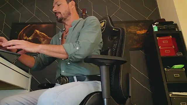 ChrisKox online show from 03-19-25, 05:08