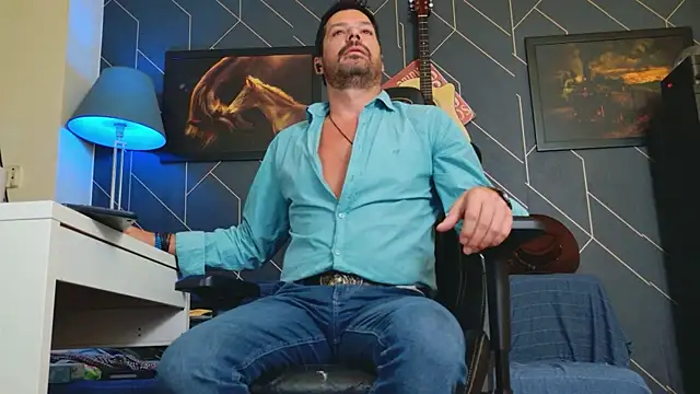 ChrisKox online show from 10-04-25, 02:53