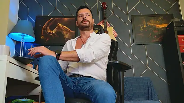 ChrisKox online show from 10-12-25, 03:05