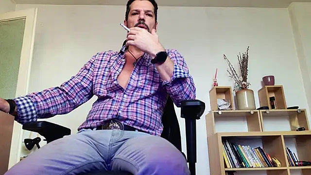 Snapshot of ChrisKox chatting on 04-18-26, 04:38 ChrisKox online show from 04-18-26, 04:38