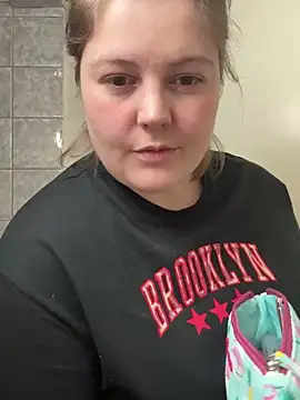 Snapshot of BootyLola chatting on 02-10-25, 02:37 BootyLola online show from 02-10-25, 02:37