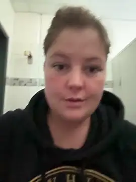 Snapshot of BootyLola chatting on 09-19-25, 08:05 BootyLola online show from 09-19-25, 08:05