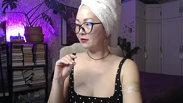 Koreanowner online show from 12-27-24, 06:31