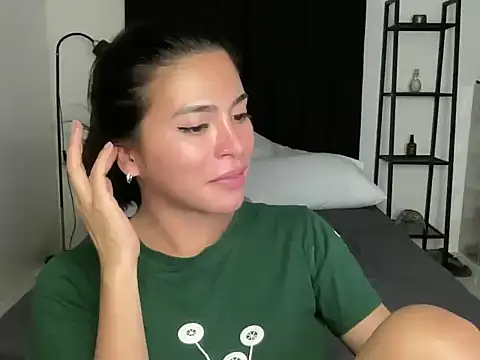 your bianca69 online show from 12-19-24, 06:56