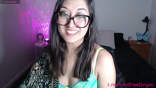 Snapshot of Ninimoon chatting on 11-10-25, 03:38 Ninimoon online show from 11-10-25, 03:38