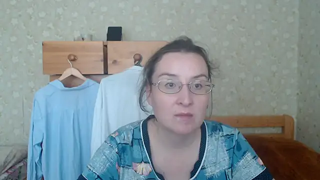 Smart Rose online show from 10-31-25, 10:38