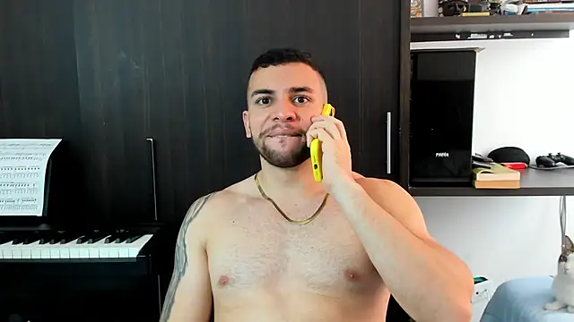 Snapshot of logan_smith chatting on 02-03-25, 03:38 logan smith online show from 02-03-25, 03:38