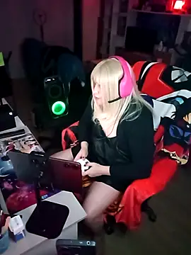 Snapshot of JulietteMaitresse chatting on 03-22-26, 04:27 JulietteMaitresse online show from 03-22-26, 04:27