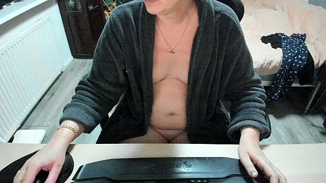 minoesje37 online show from 02-24-25, 08:36