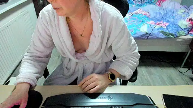 minoesje37 online show from 03-03-25, 08:43