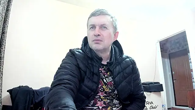 Snapshot of SanFrantsisko chatting on 10-17-25, 10:23 SanFrantsisko online show from 10-17-25, 10:23