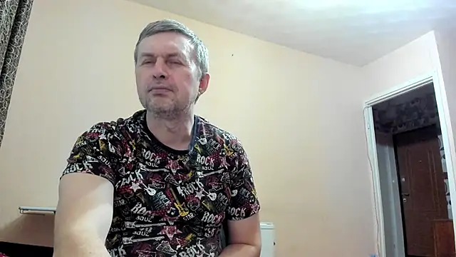 Snapshot of SanFrantsisko chatting on 10-31-25, 10:44 SanFrantsisko online show from 10-31-25, 10:44