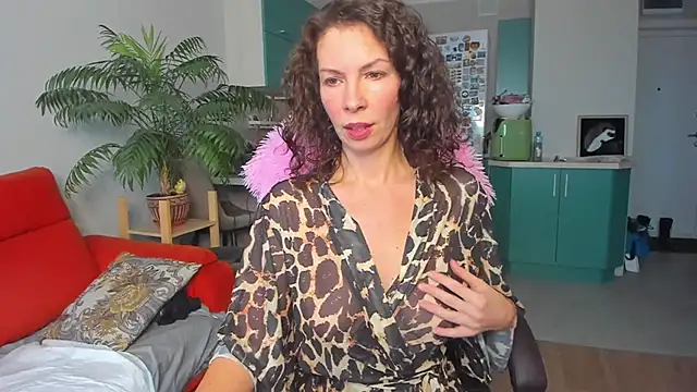 Snapshot of ChristinaGlory chatting on 02-13-25, 06:20 ChristinaGlory online show from 02-13-25, 06:20